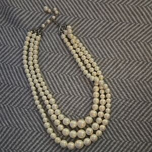 Elegant Cream Pearl Necklace